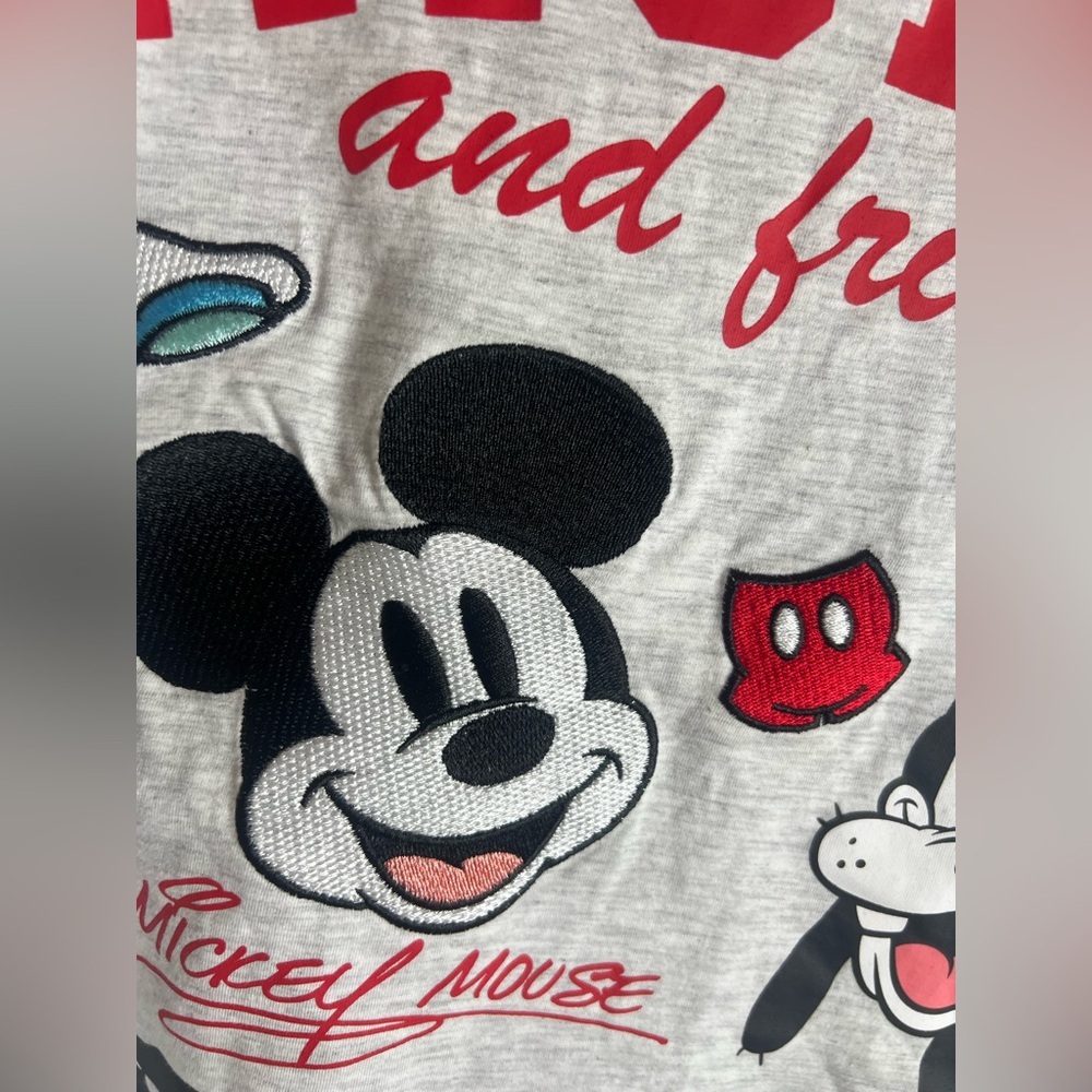 DISNEY Mickey Mouse and Friends Women’s Pocket T-Shirt Small Embroidered - Picture 5 of 8